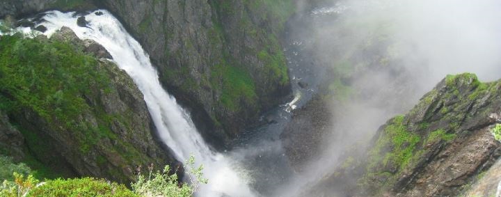 Водопад Вёрингсфоссен в Норвегии