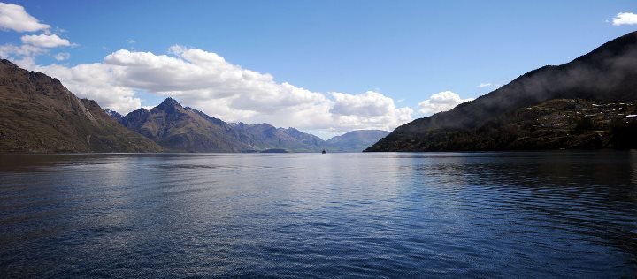 Озеро Вакатипу в Новой Зеландии